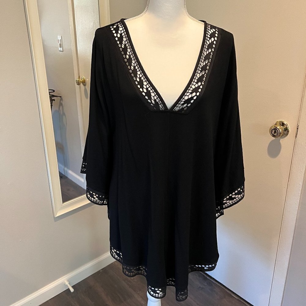 Liberty Garden Black lace bottom ponchu, Size Small